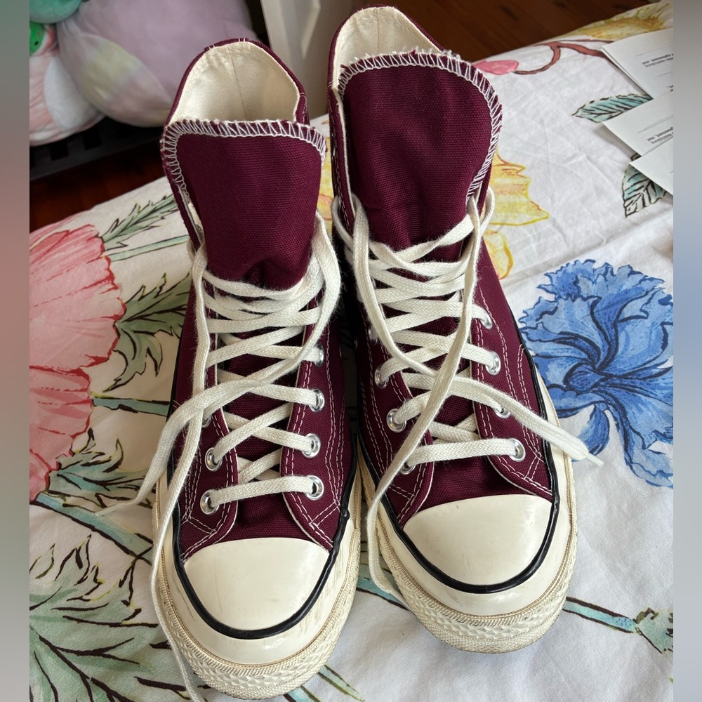 Converse High Tops - only worn 2 times